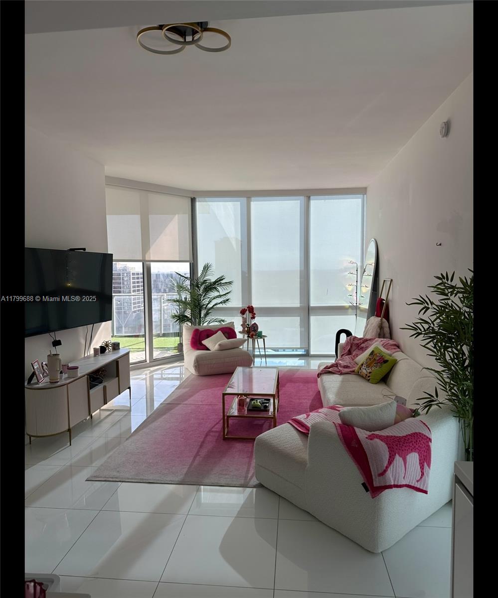 Paramount Miami World Cent - Residential