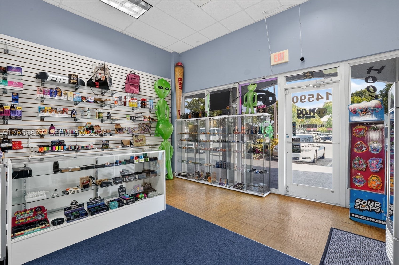 Smoke Shop for Sale in Tamiami