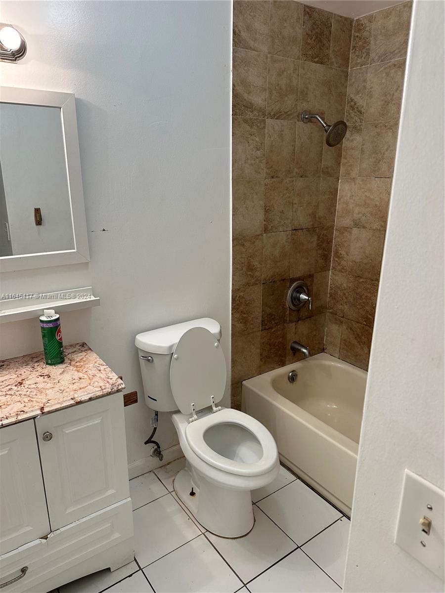 COURTYARDS AT CIMARRON CO - Residential Lease