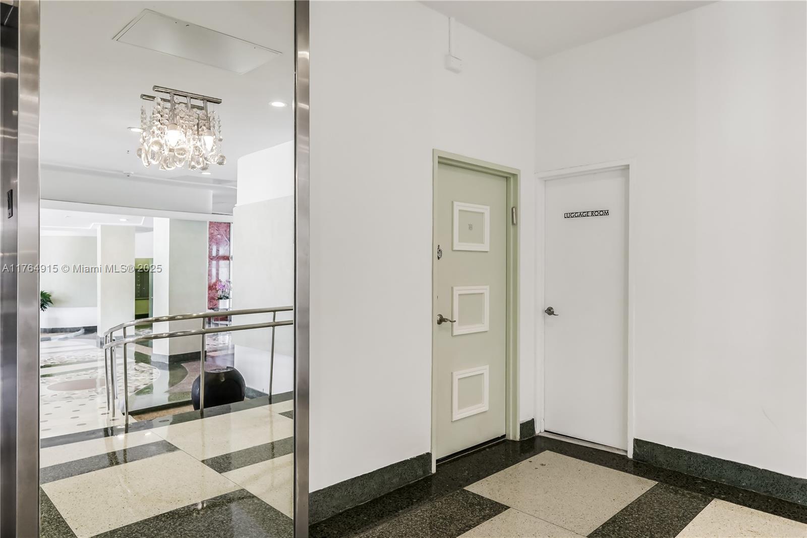 THE EXECUTIVE CONDO - Residential