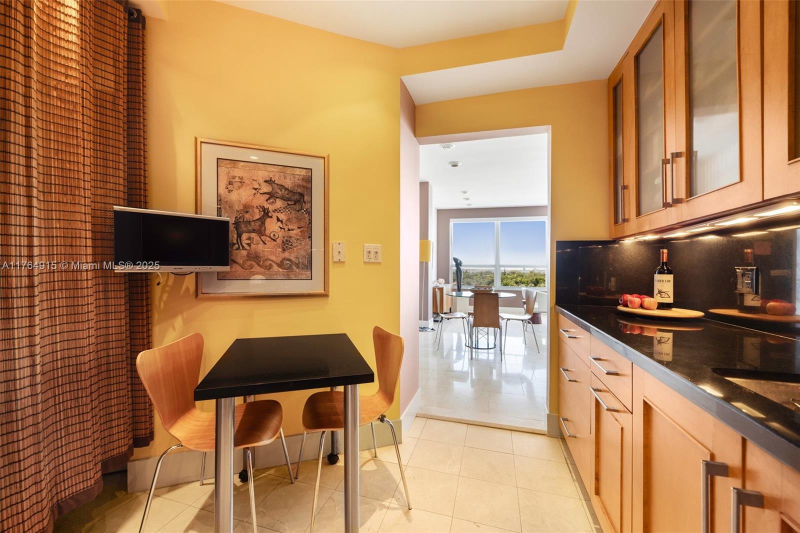 THE EXECUTIVE CONDO - Residential
