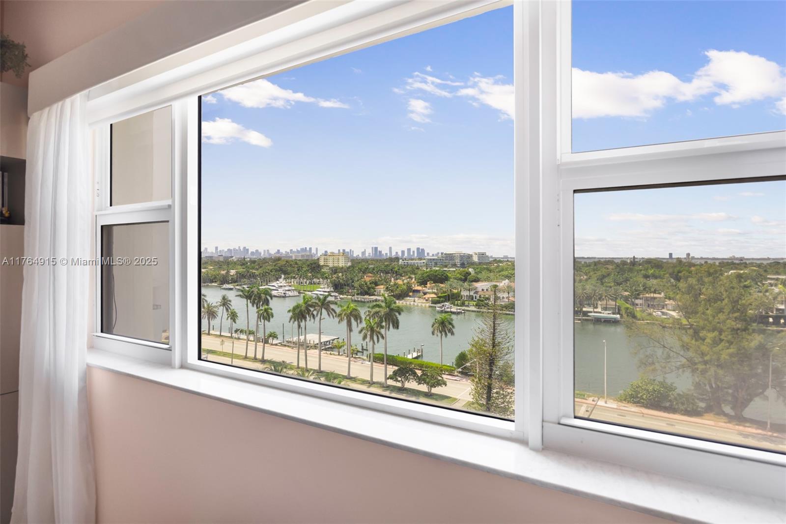 THE EXECUTIVE CONDO - Residential