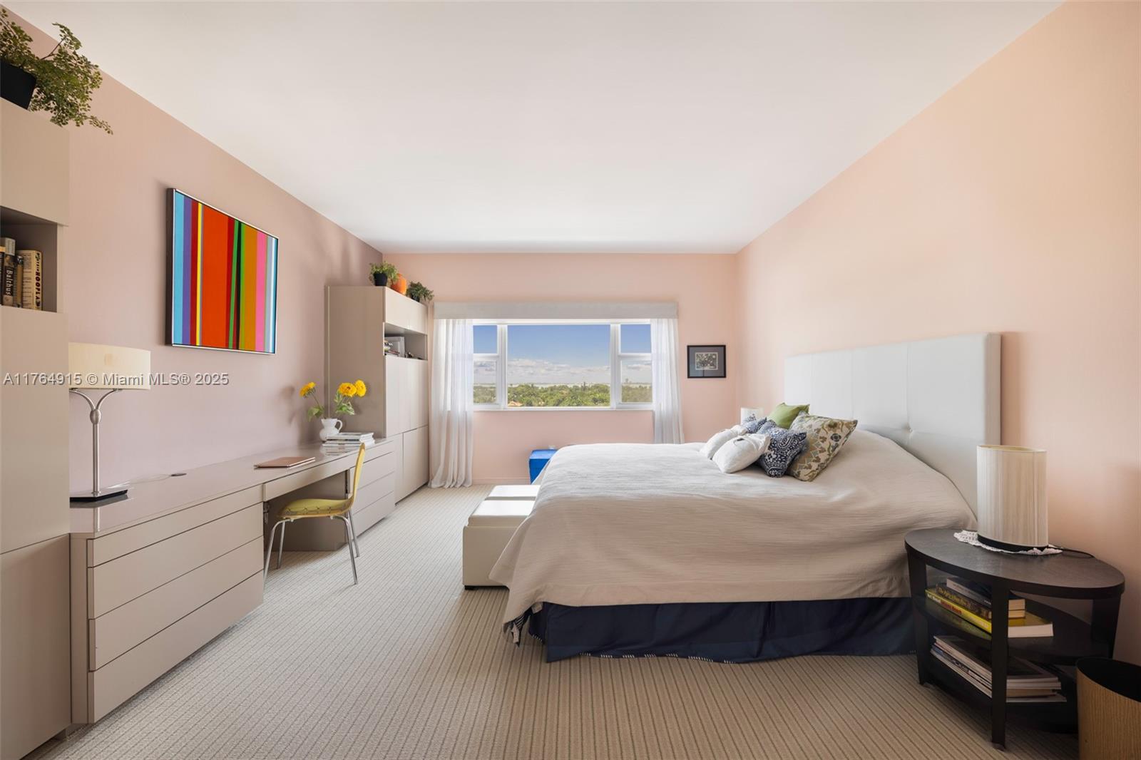 THE EXECUTIVE CONDO - Residential