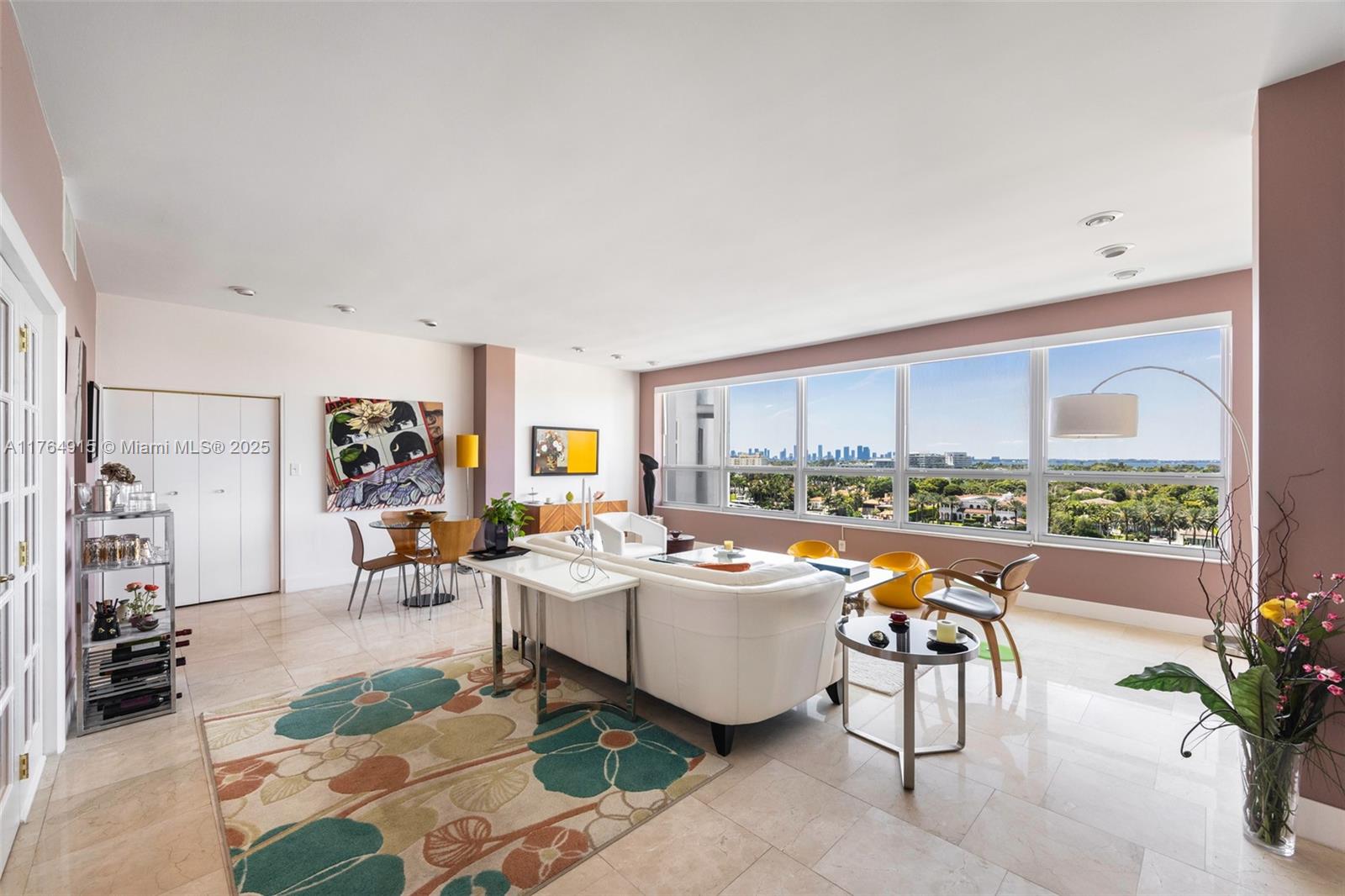 4925 Collins Ave 8G