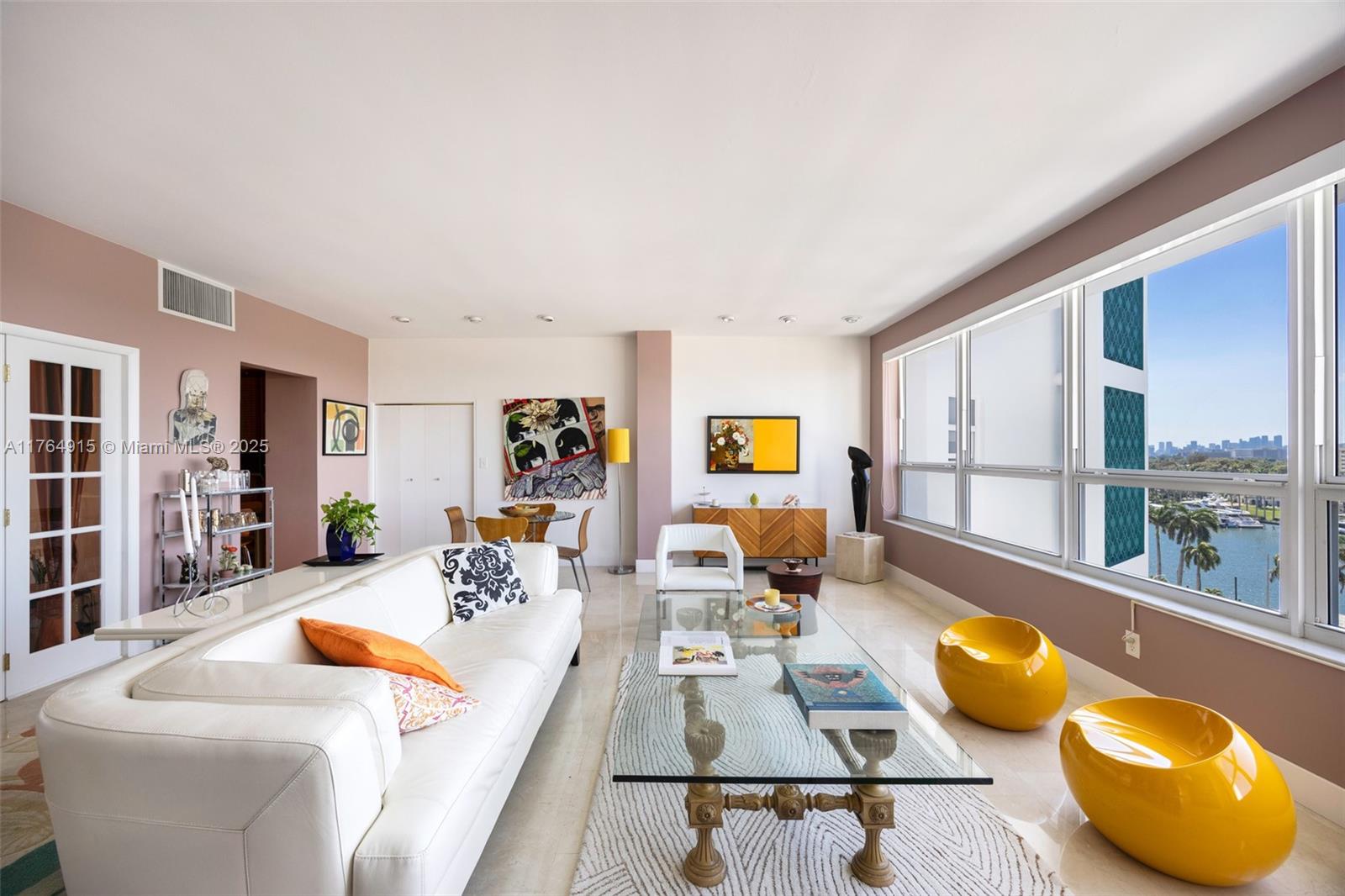 THE EXECUTIVE CONDO - Residential