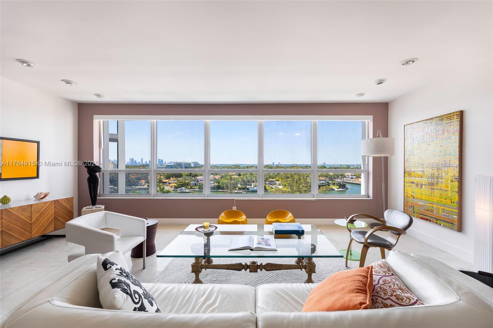 THE EXECUTIVE CONDO - Residential