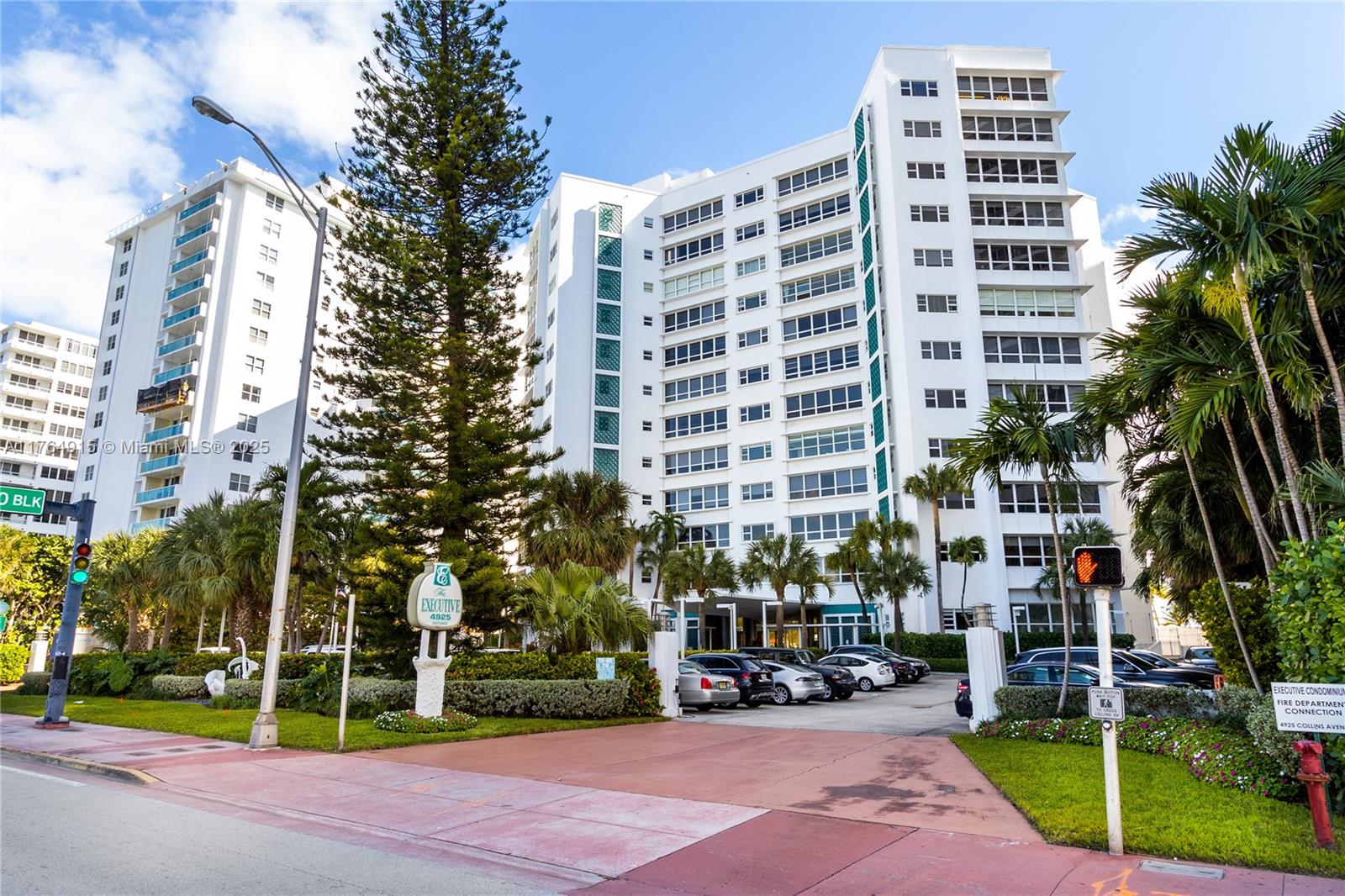 THE EXECUTIVE CONDO - Residential