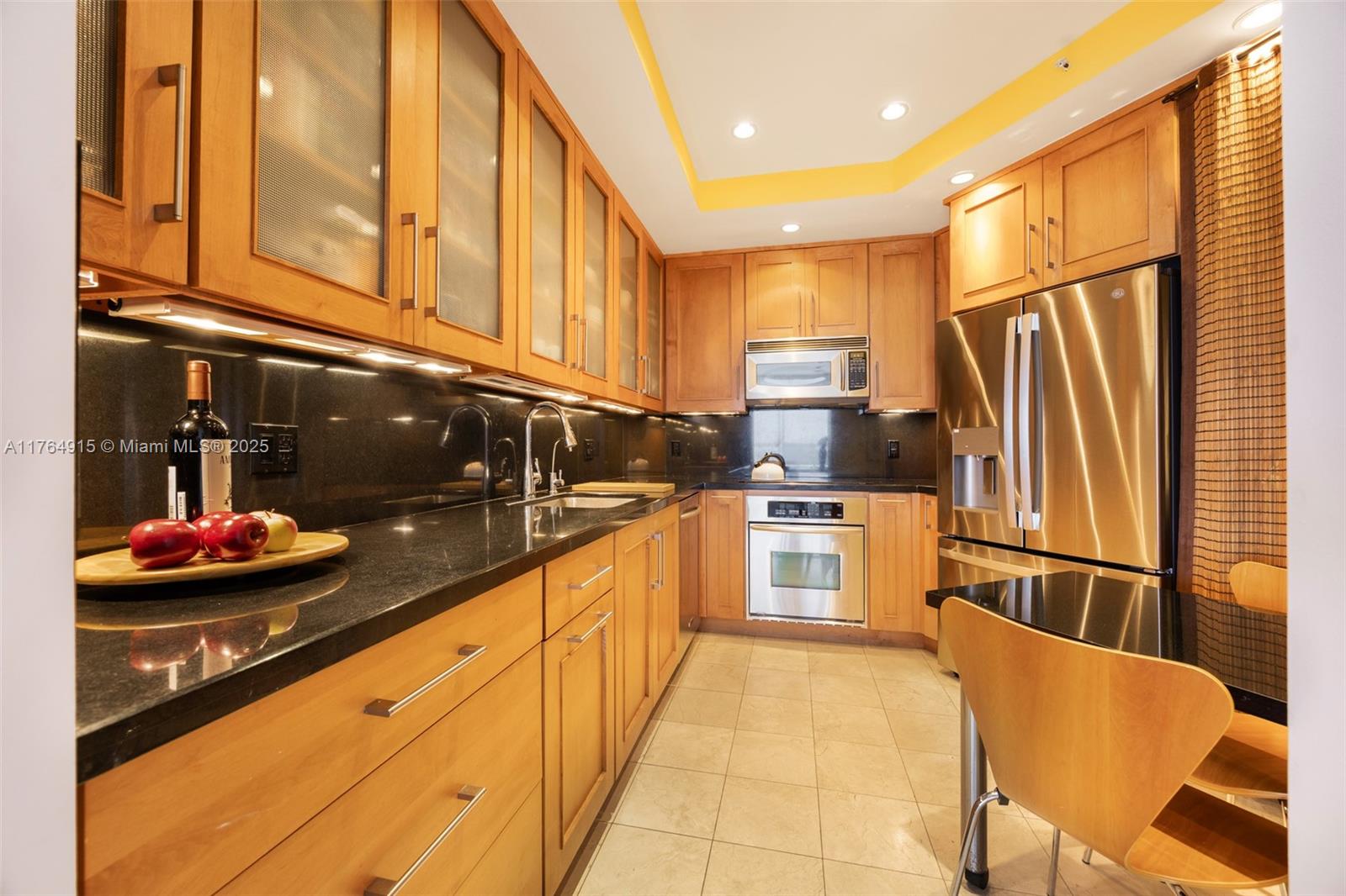 THE EXECUTIVE CONDO - Residential