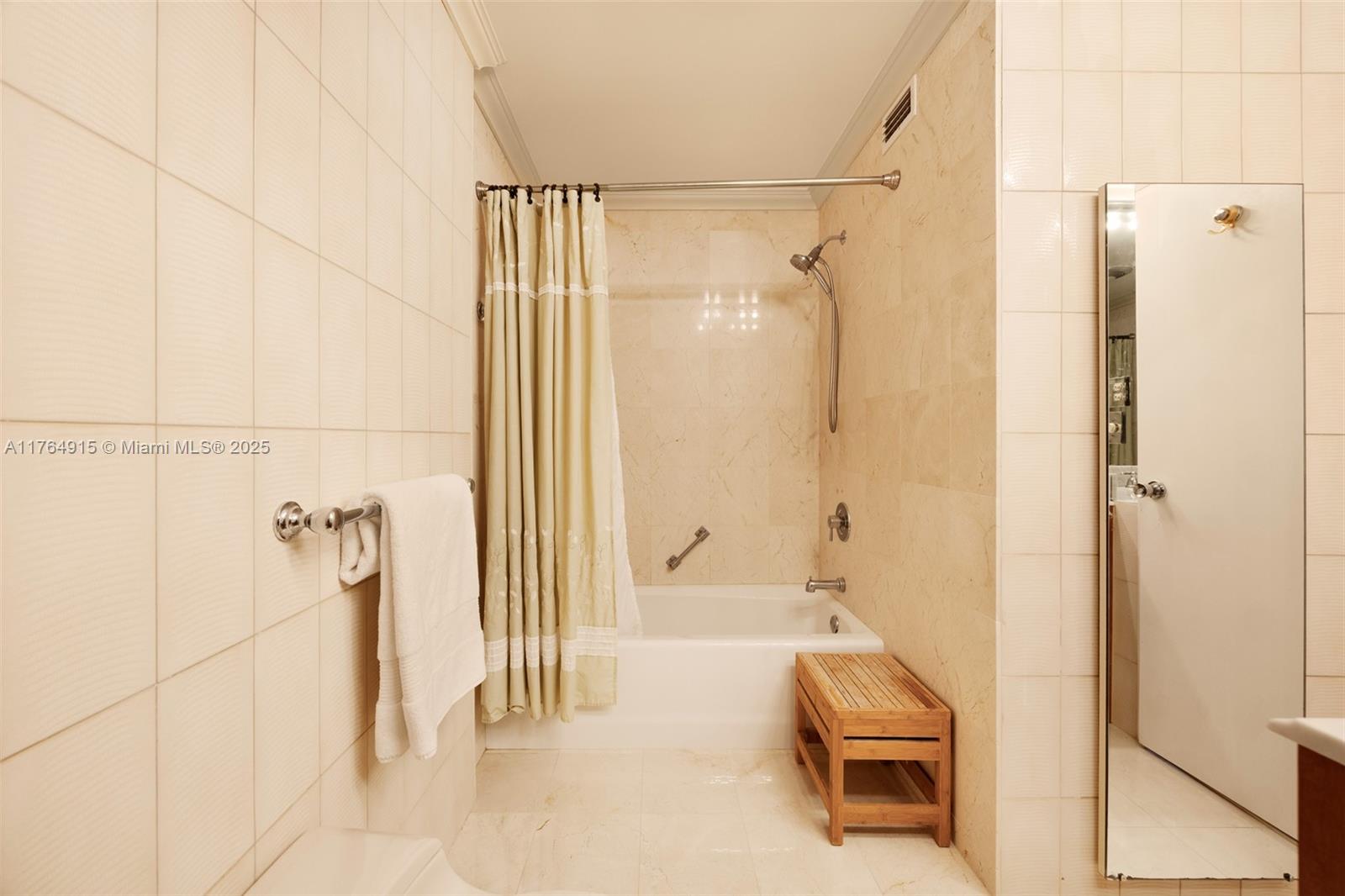 THE EXECUTIVE CONDO - Residential