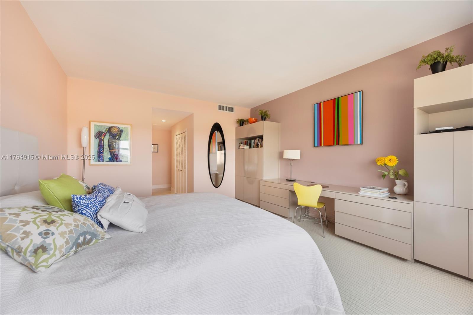 THE EXECUTIVE CONDO - Residential