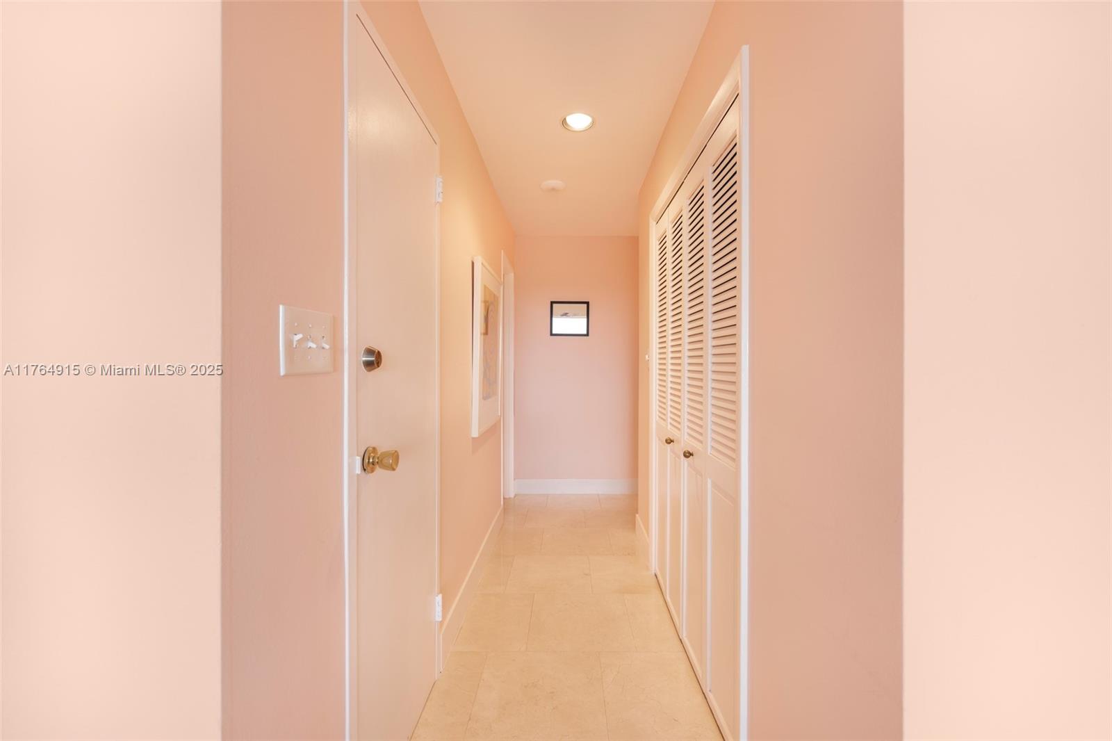 THE EXECUTIVE CONDO - Residential