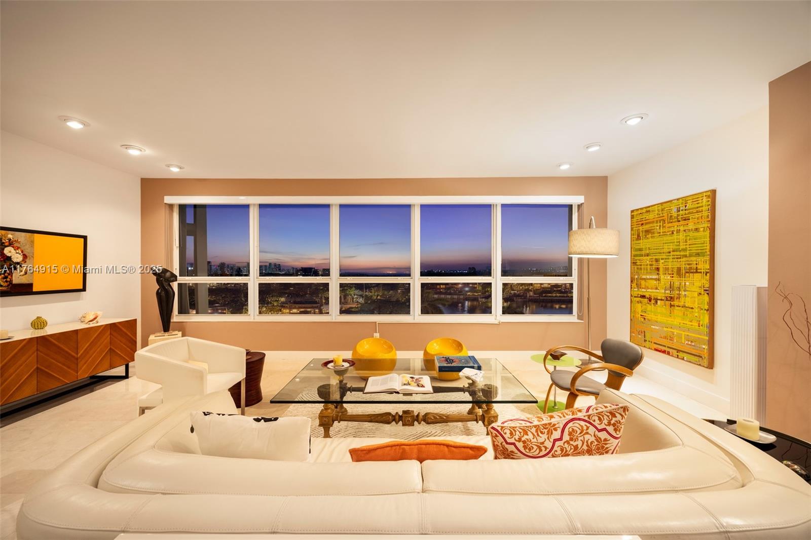 THE EXECUTIVE CONDO - Residential