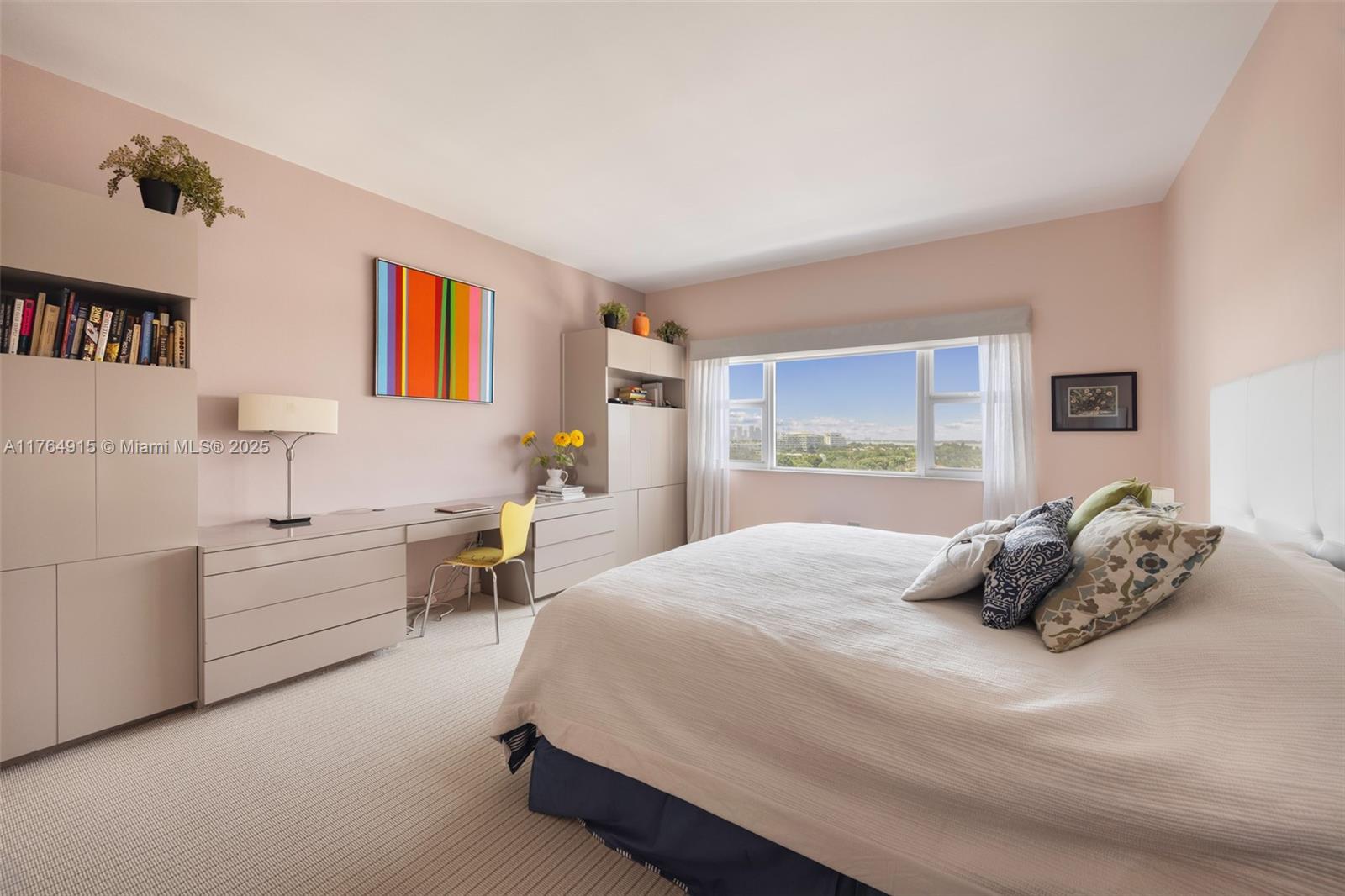 THE EXECUTIVE CONDO - Residential