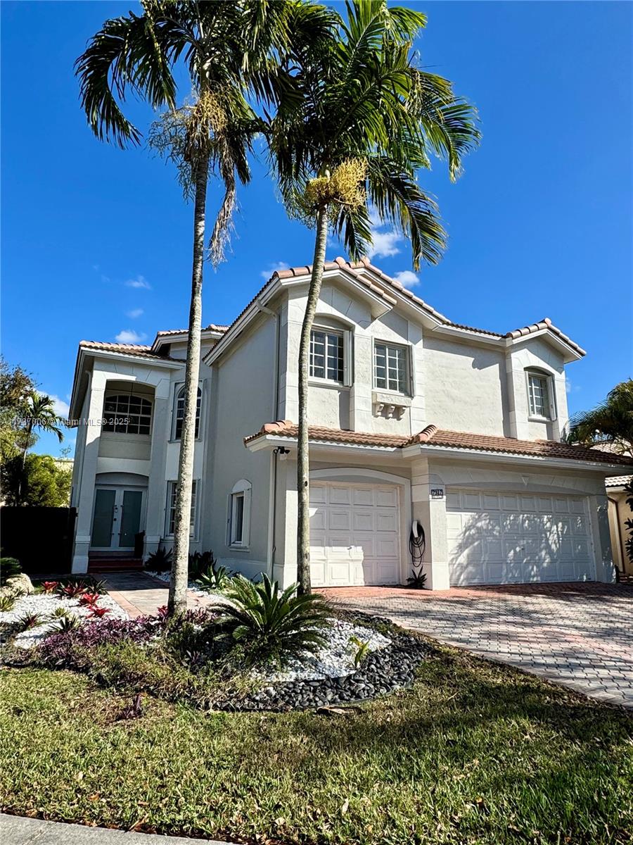 7317 Nw 107th Pl, Doral, Miami-Dade County, Florida - 5 Bedrooms  
3 Bathrooms - 