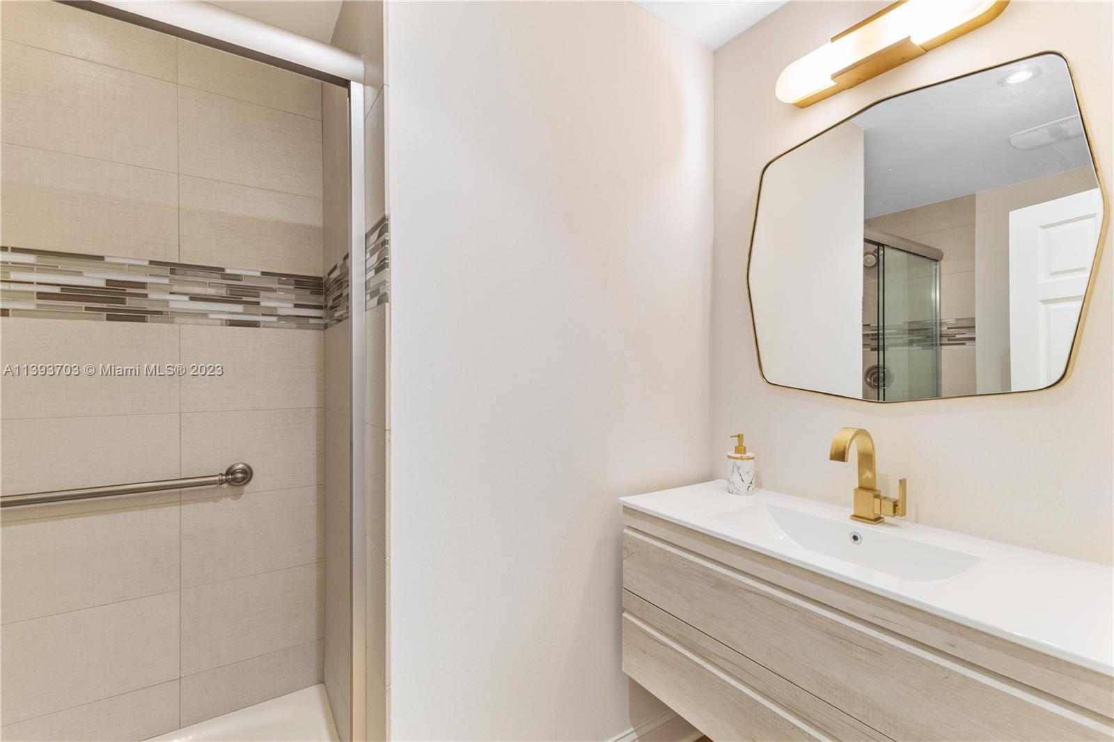 BAYSIDE VILLAGE CONDO - Residential Lease