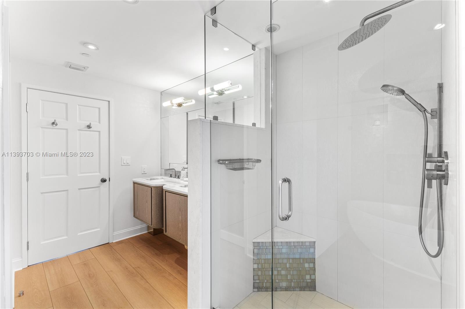 BAYSIDE VILLAGE CONDO - Residential Lease