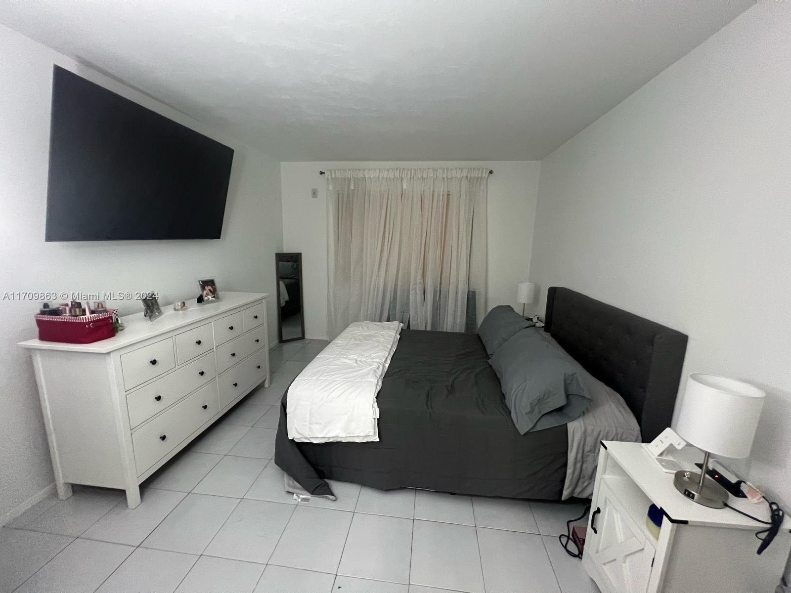LAKEWOOD VILLAS CONDO - Residential