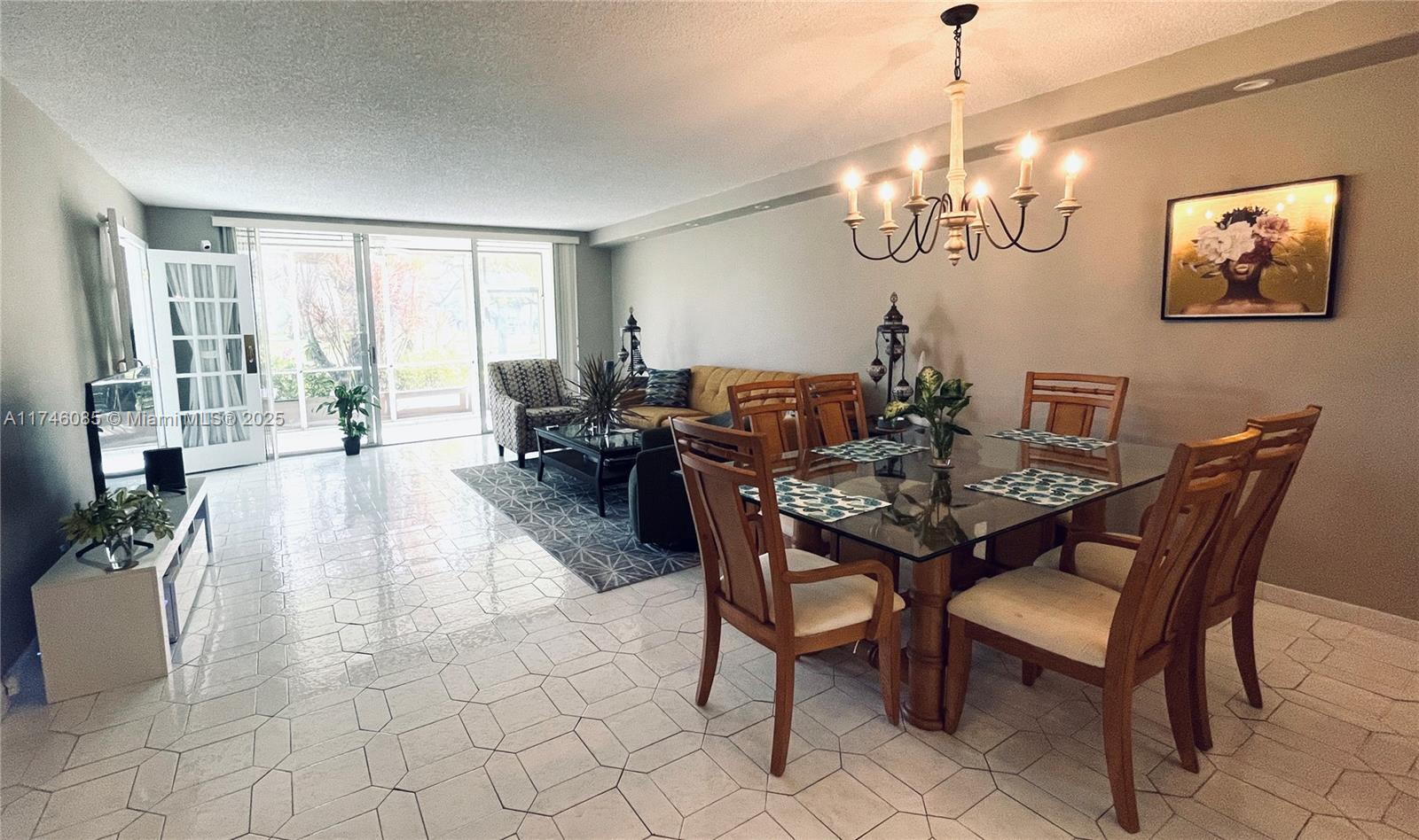 3800 Oaks Clubhouse Dr 112, Pompano Beach, Broward County, Florida - 3 Bedrooms  
2 Bathrooms - 