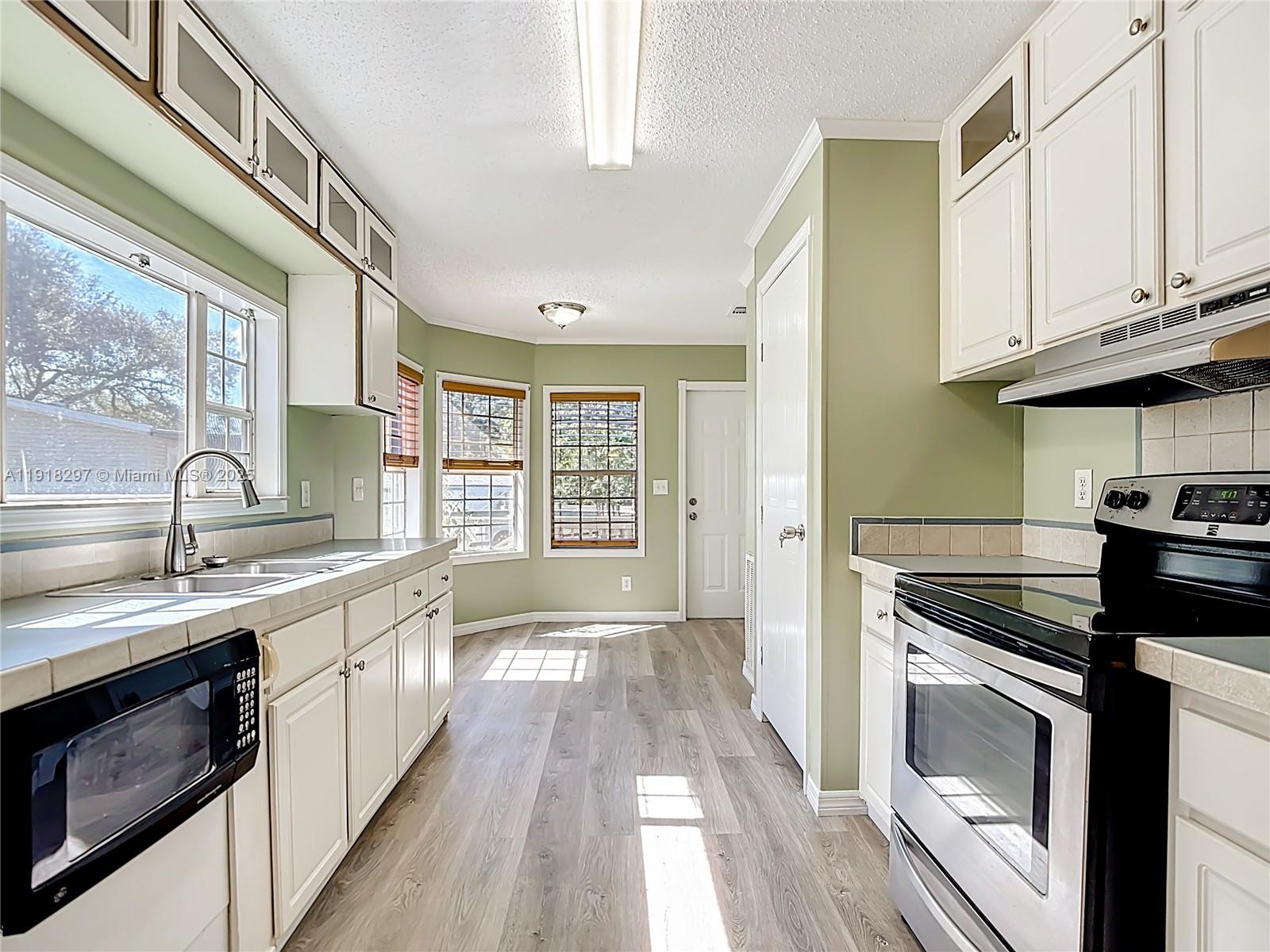 Port LaBelle - Residential