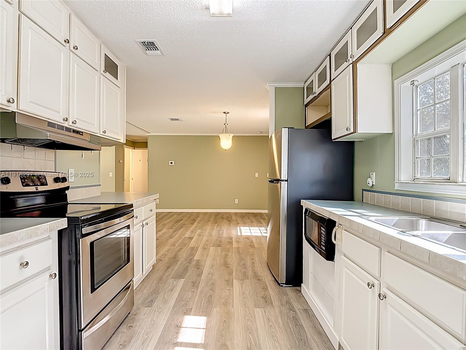 Port LaBelle - Residential