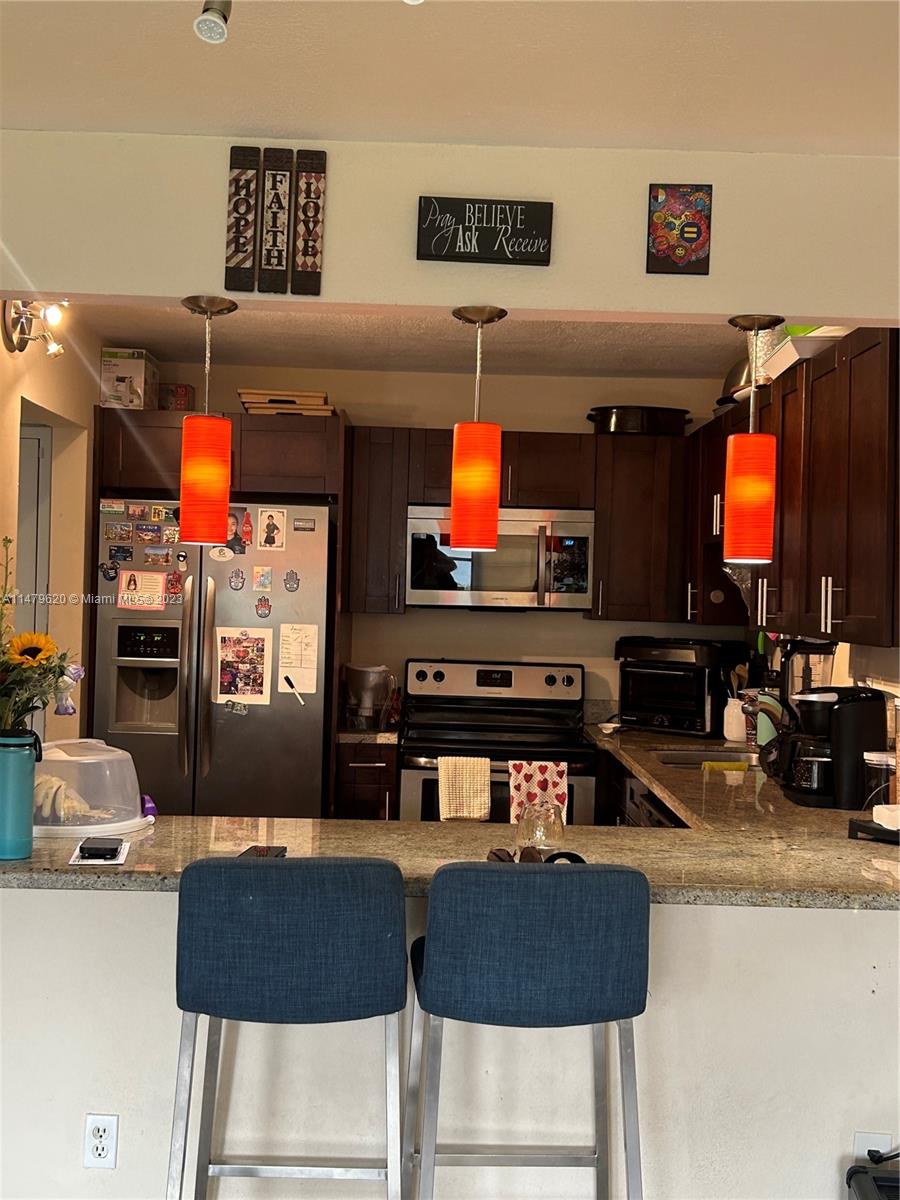 Gorgeous unit in a prestige condominium in Hollywood close to major expressways, Fort Lauderdale airport, shopping center, churches and more. Condo has a peaceful garden view, ceramic floor in the entire apto, enclose porch, laundry facility on each floor, two heating pools, exercise room, sauna, tennis court, pool table and well maintain areas. Please call or text LA for more information. First, Last and Security Deposit. RentSpree report is required.