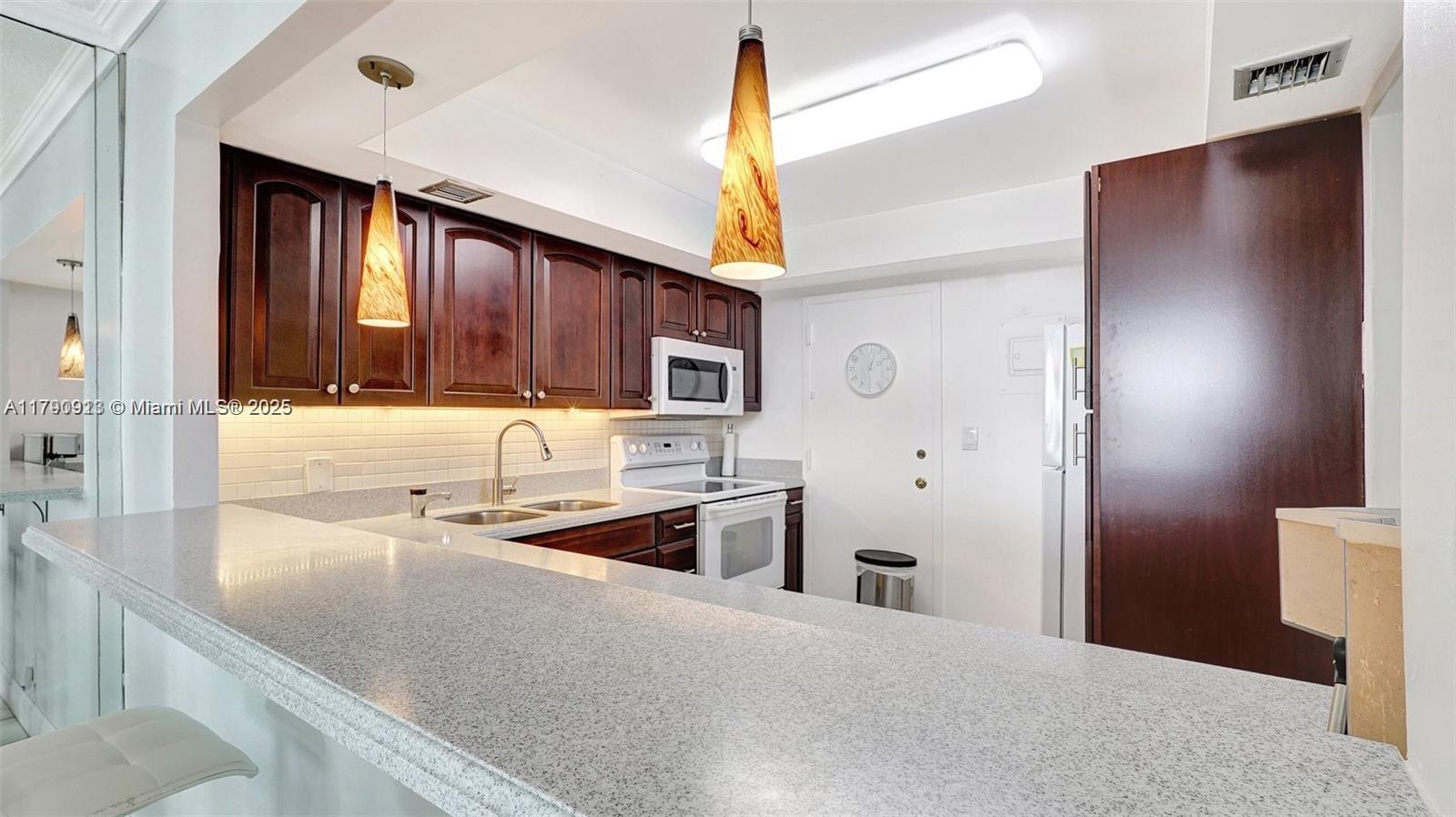 GOLDEN HORN SOUTH CONDO - Residential