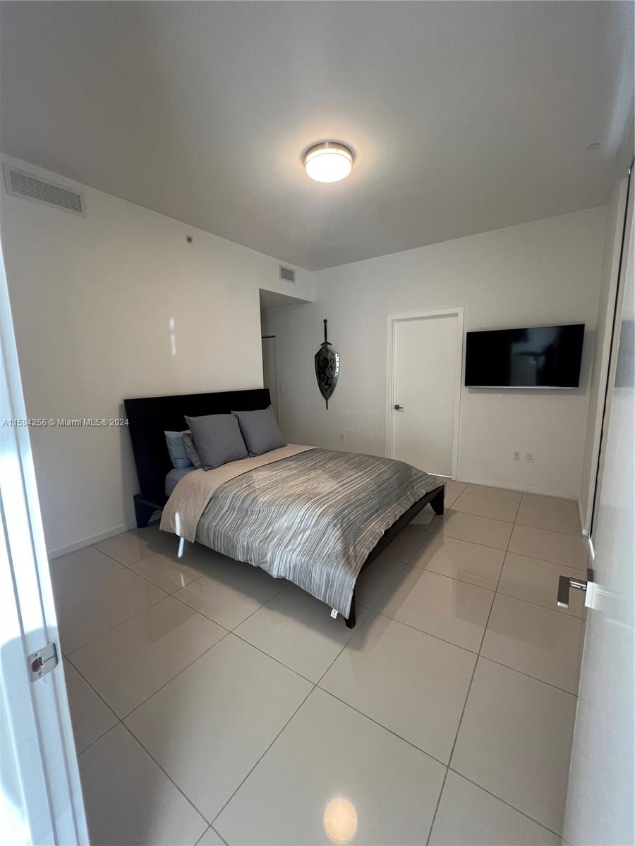 5252 PASEO CONDO - Residential