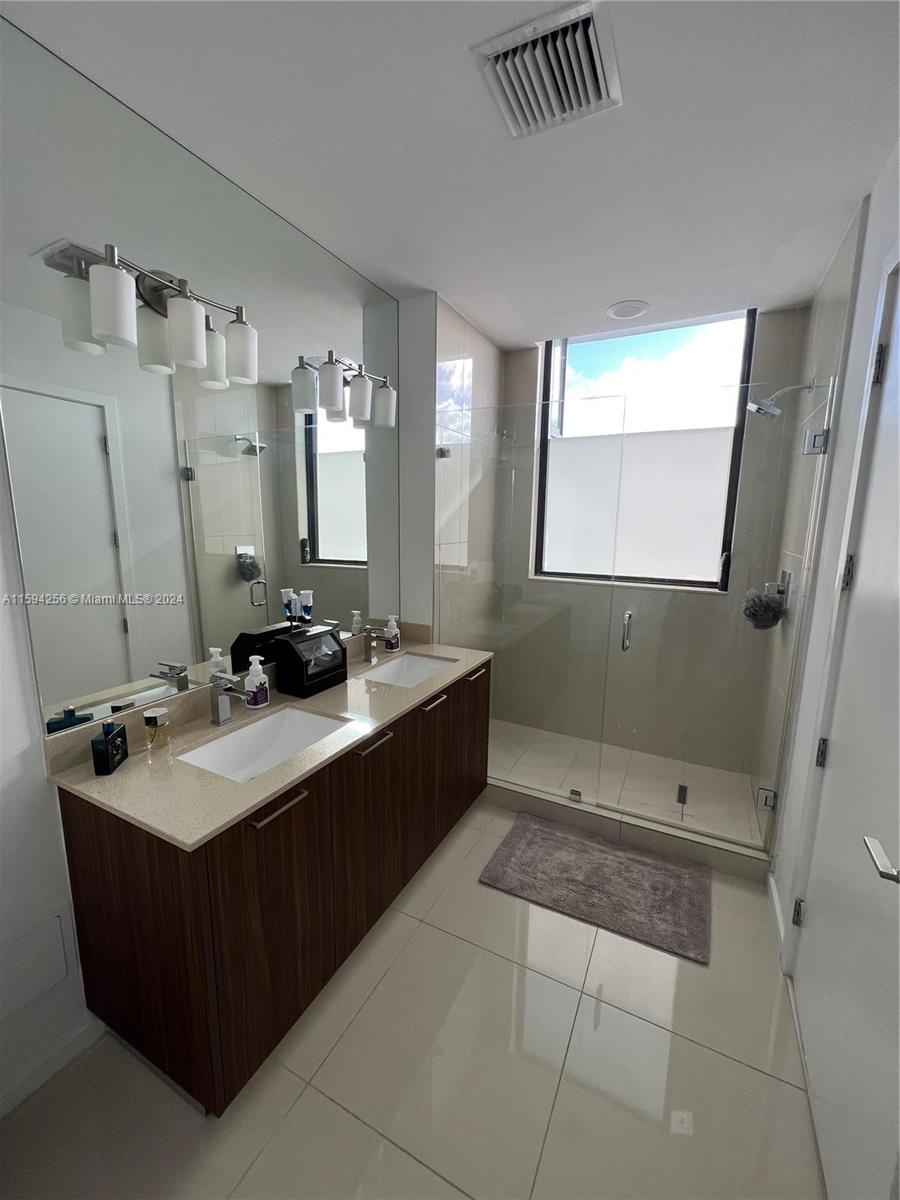 5252 PASEO CONDO - Residential