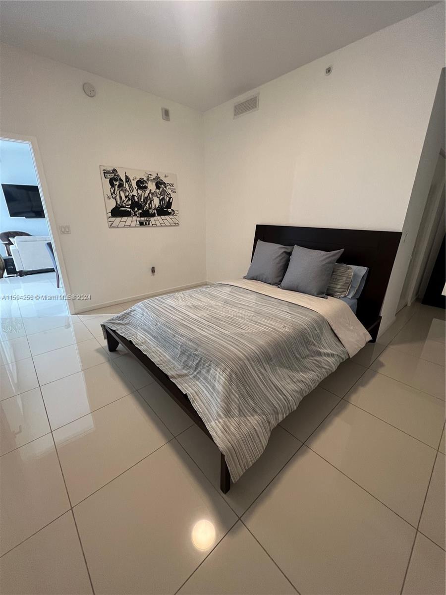 5252 PASEO CONDO - Residential