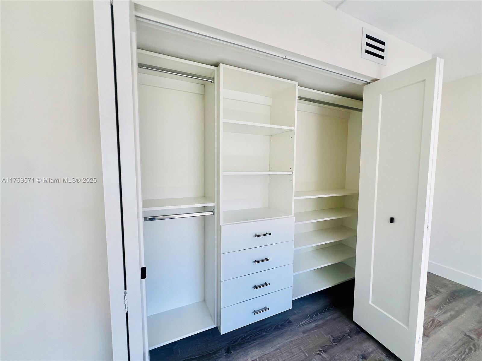 LASER CONDO - Residential