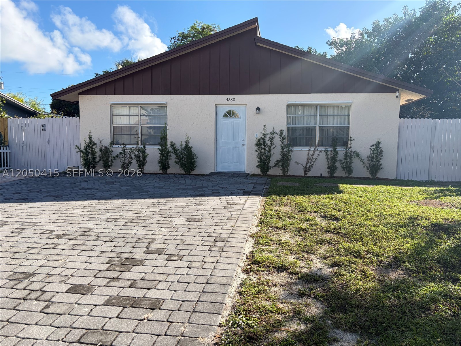 4280 N Dixie Hwy - Image 1