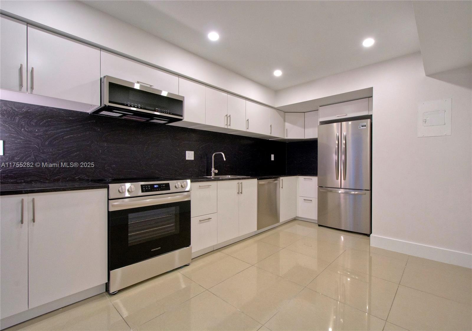 OLYMPUS CONDO PHASE - Residential
