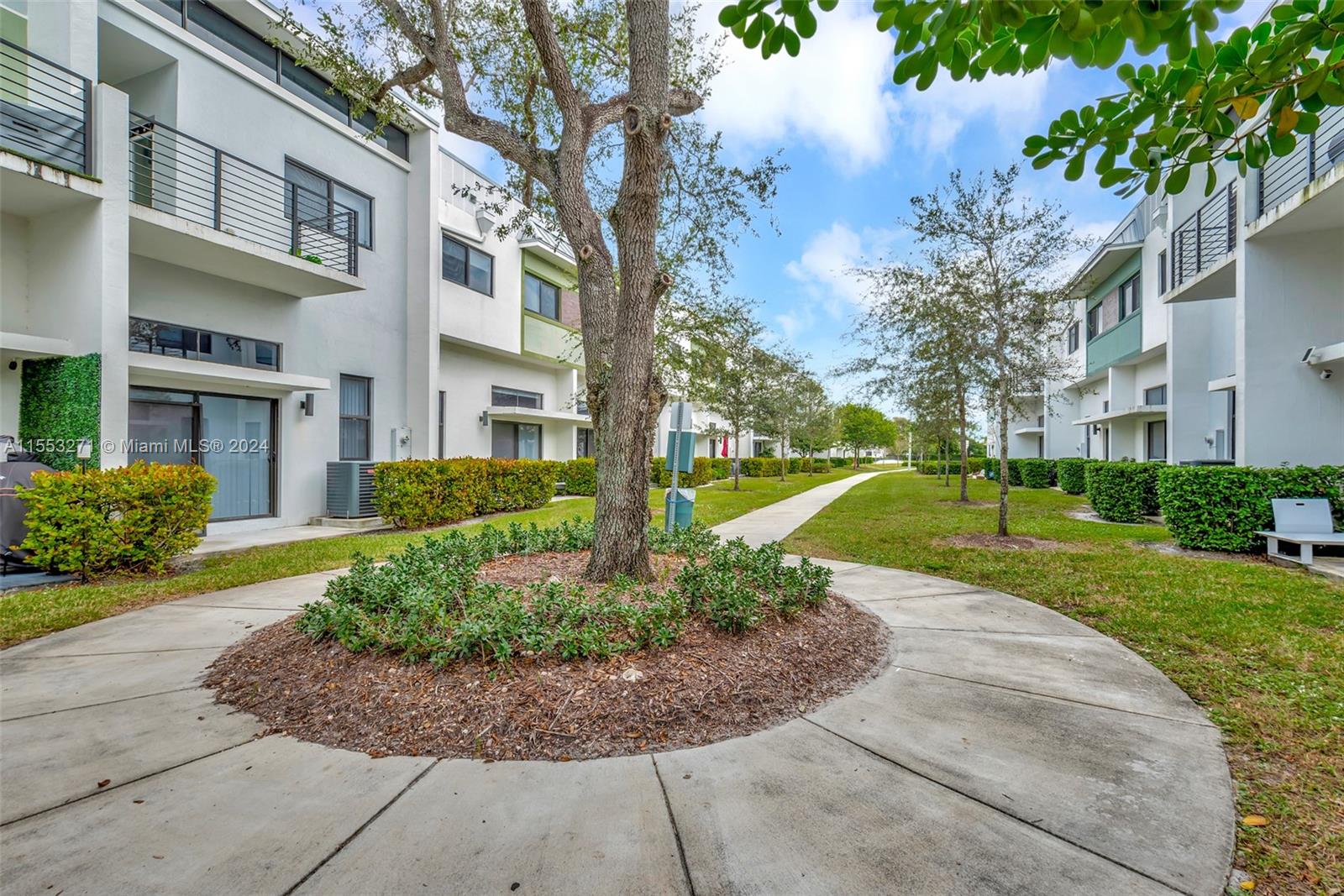PLANTATION BUSINESS PARK - Residential Lease