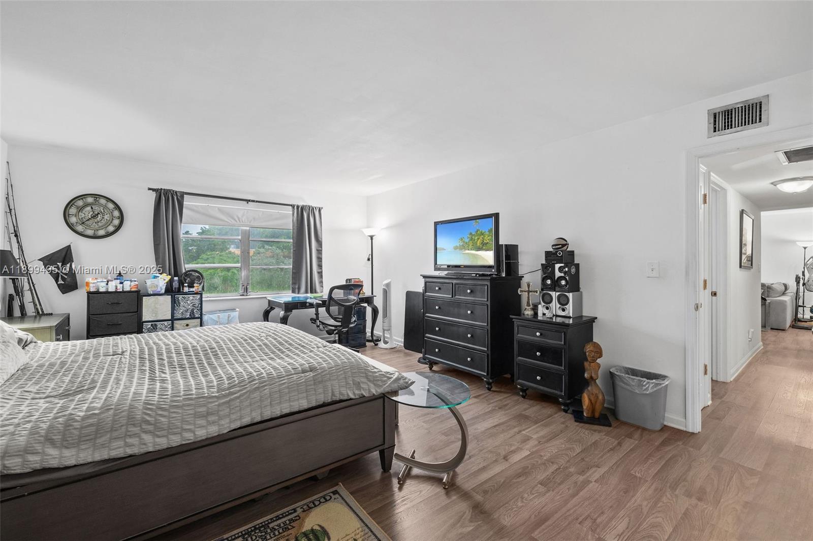 MANOR GROVE VILLAGE ONE I - Residential