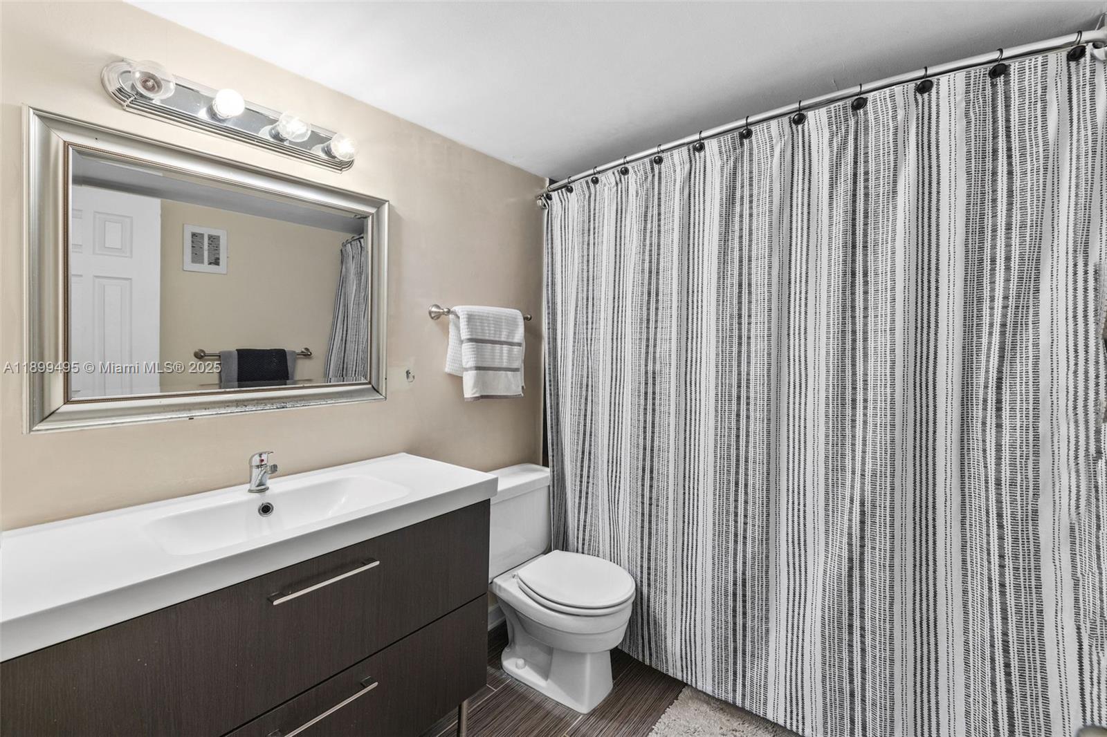 MANOR GROVE VILLAGE ONE I - Residential