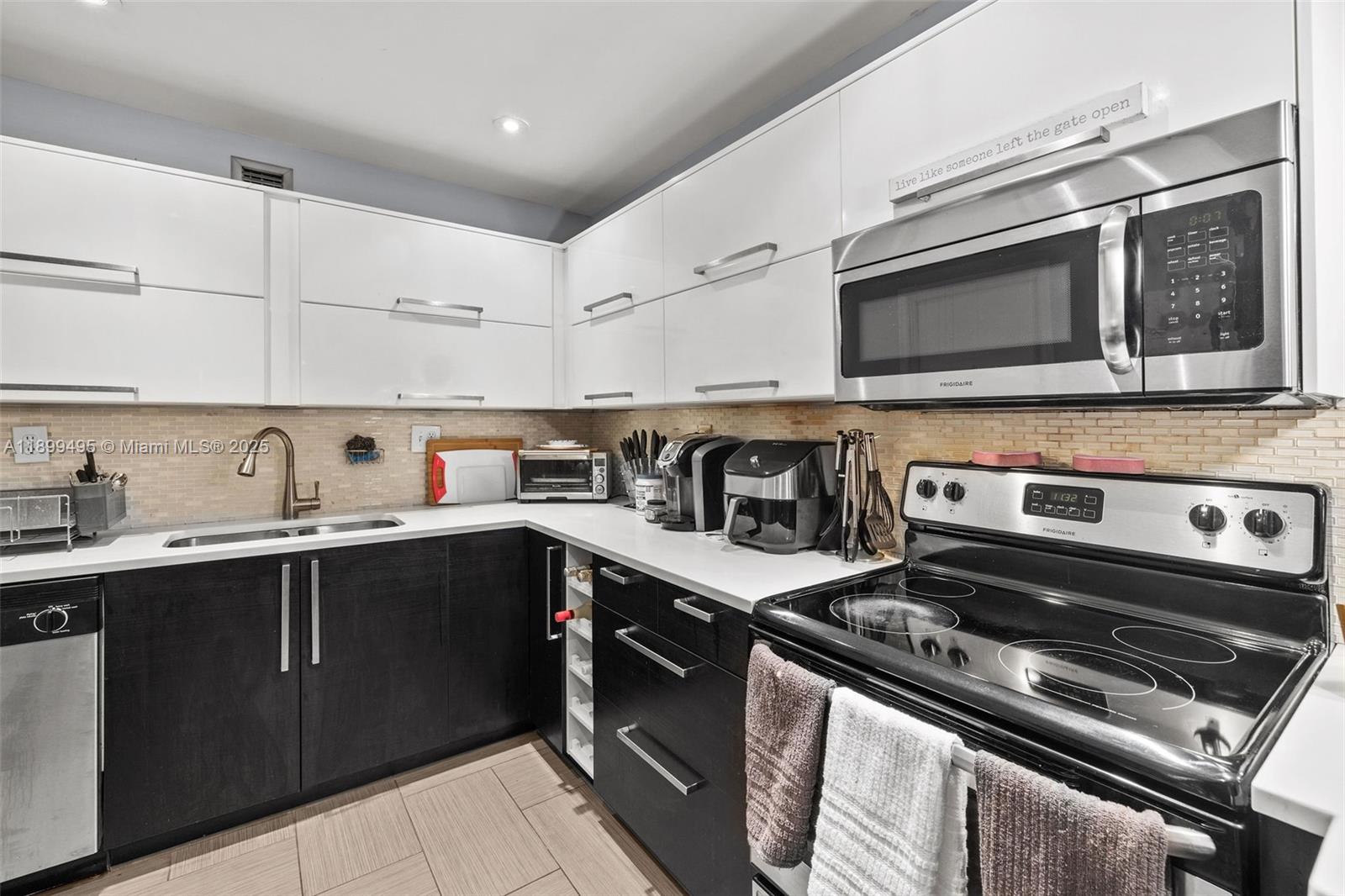 MANOR GROVE VILLAGE ONE I - Residential