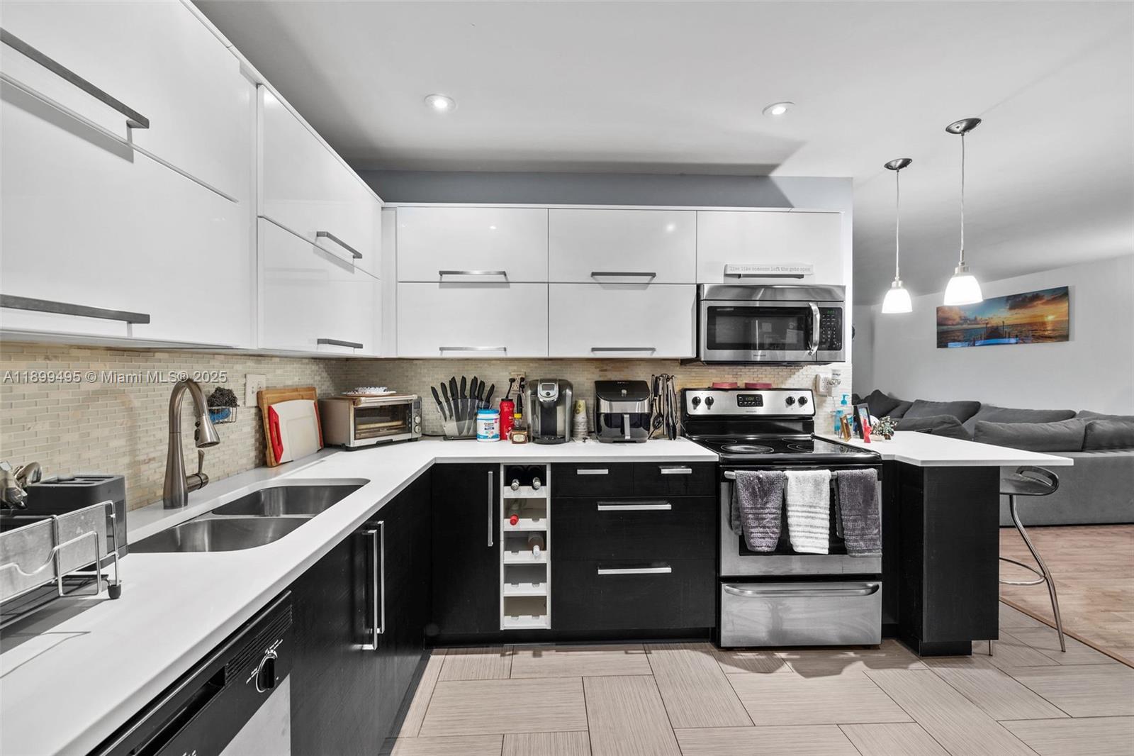 MANOR GROVE VILLAGE ONE I - Residential