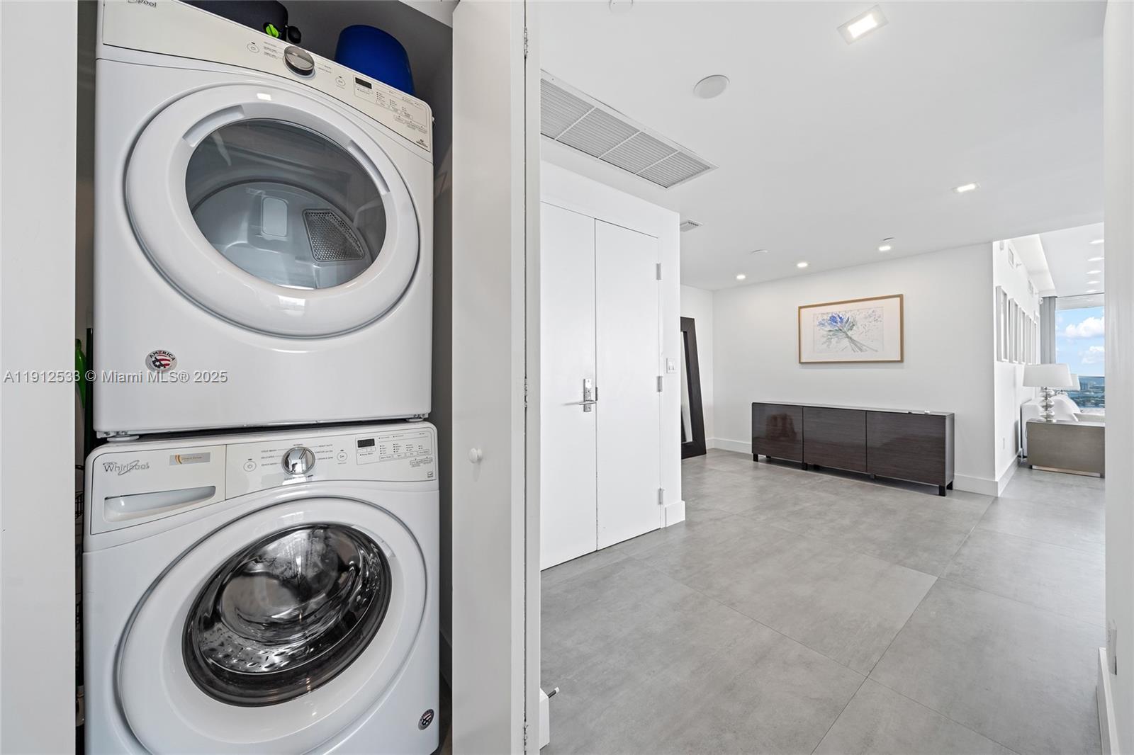 ARIA ON THE BAY CONDO - Residential Lease