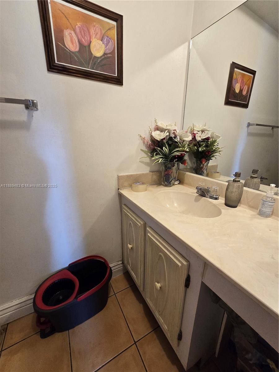 THE BEACH CLUB FONTAINEB - Residential