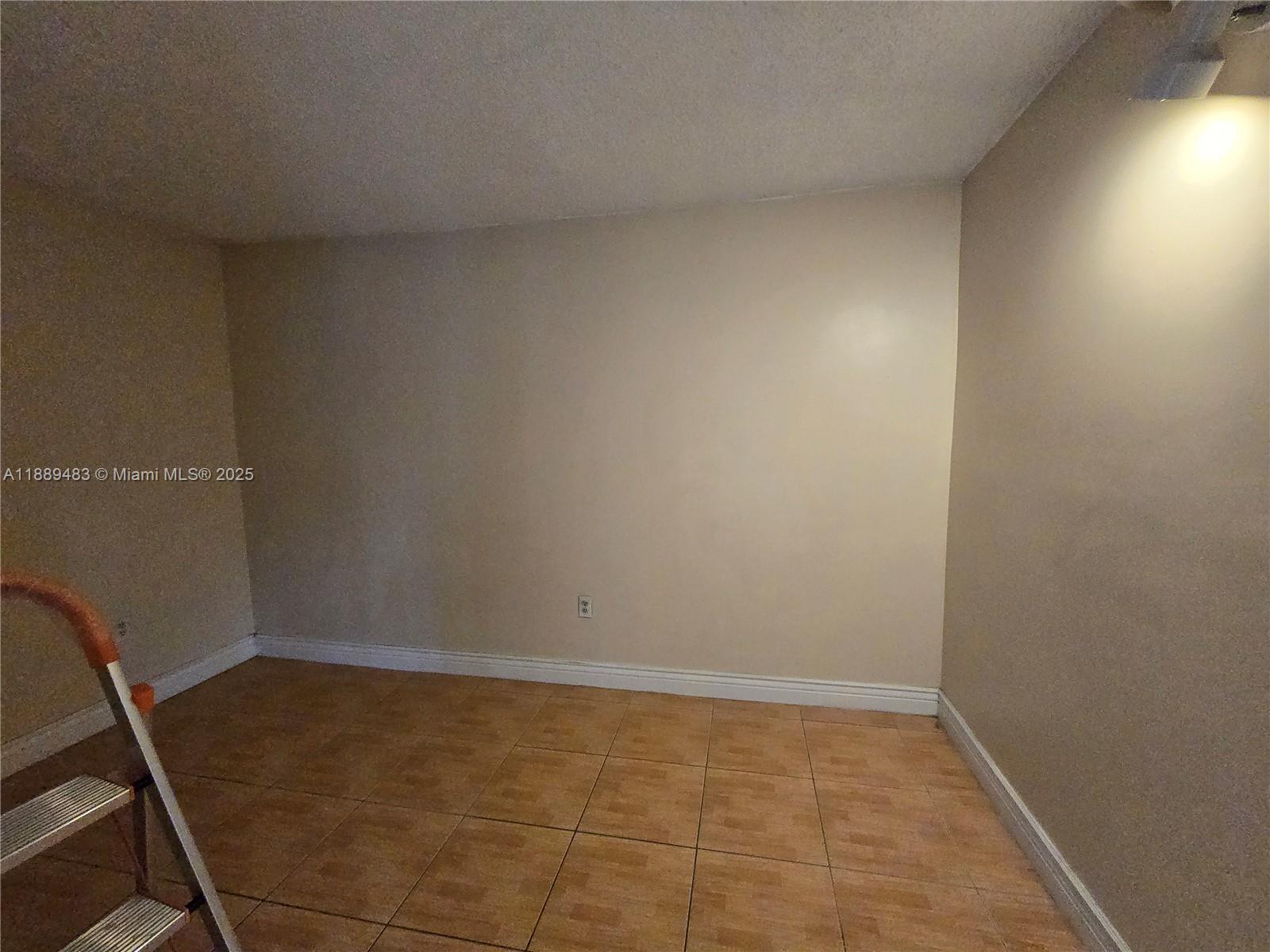 THE BEACH CLUB FONTAINEB - Residential