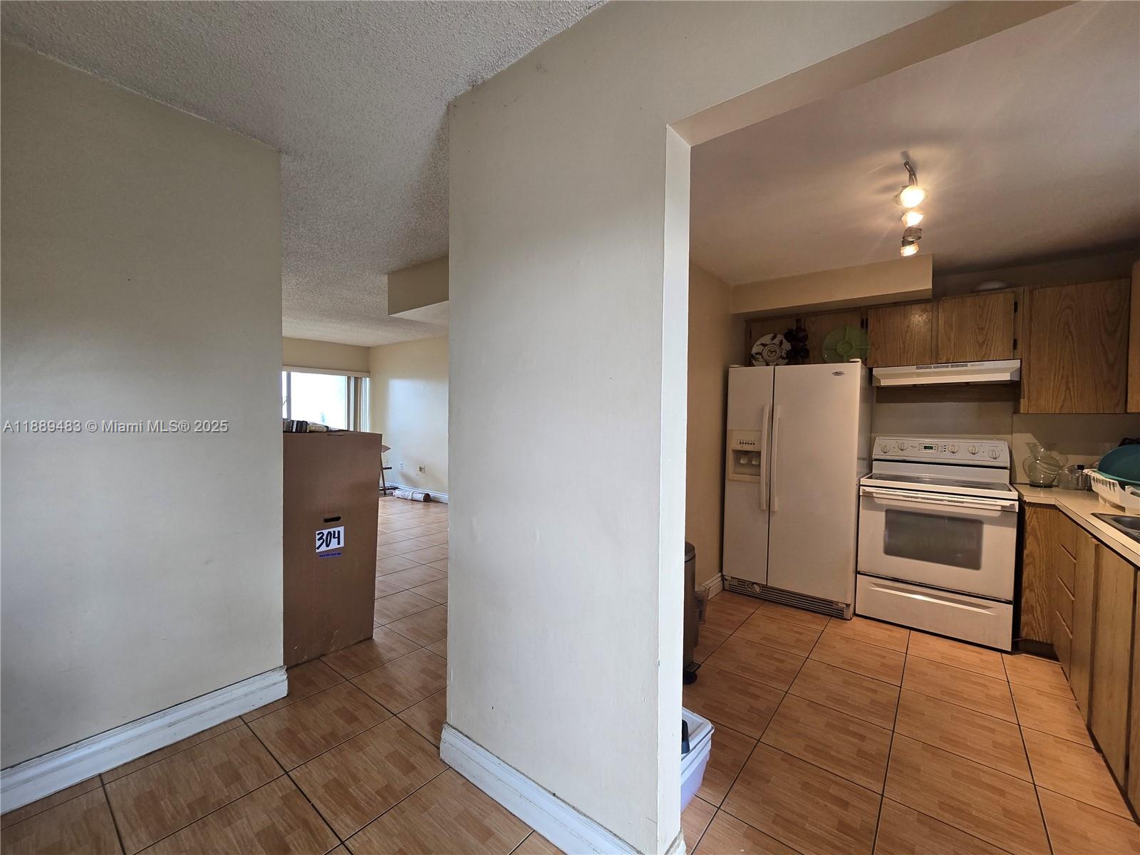 THE BEACH CLUB FONTAINEB - Residential