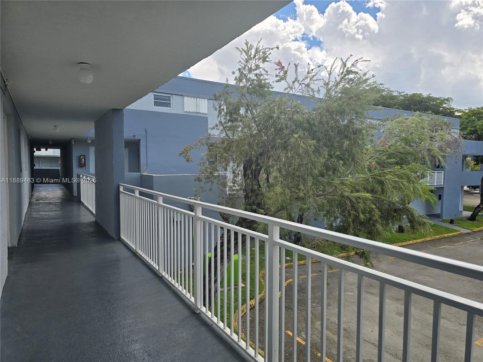 THE BEACH CLUB FONTAINEB - Residential