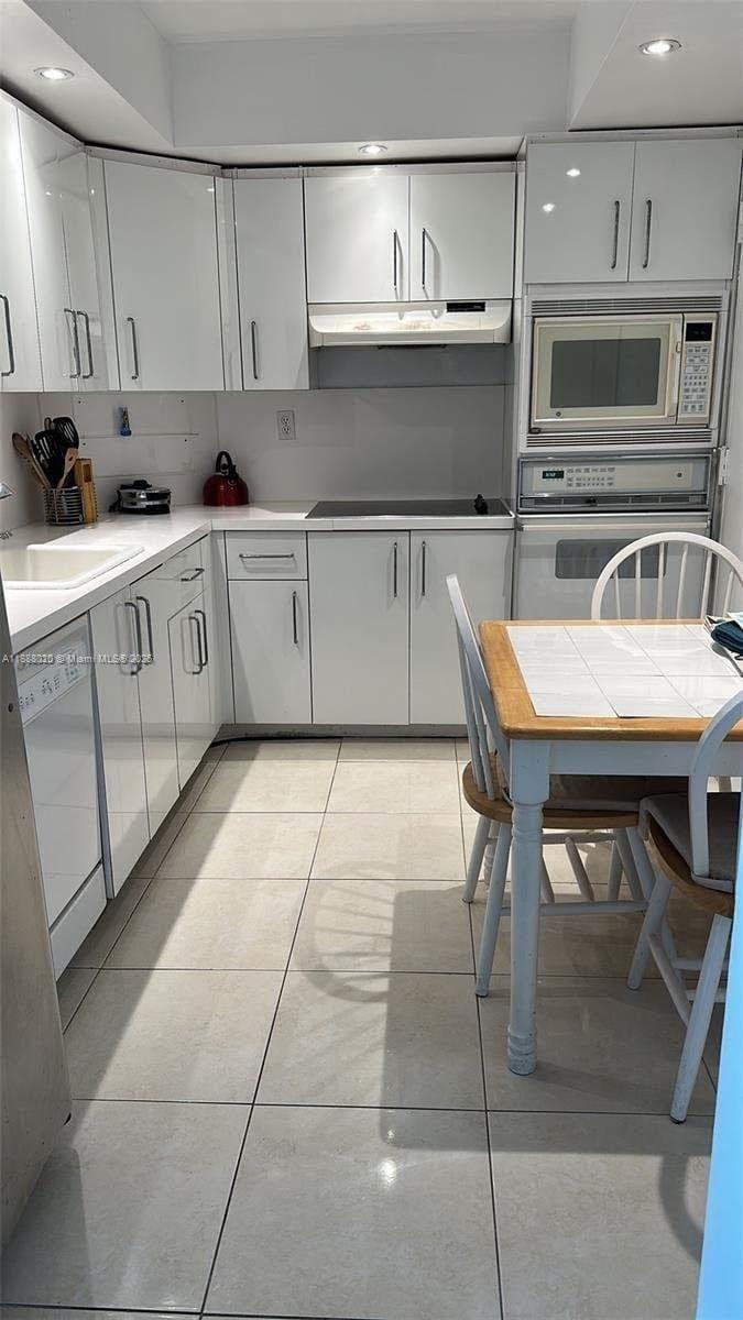 ARLEN HOUSE WEST CONDO - Residential Lease