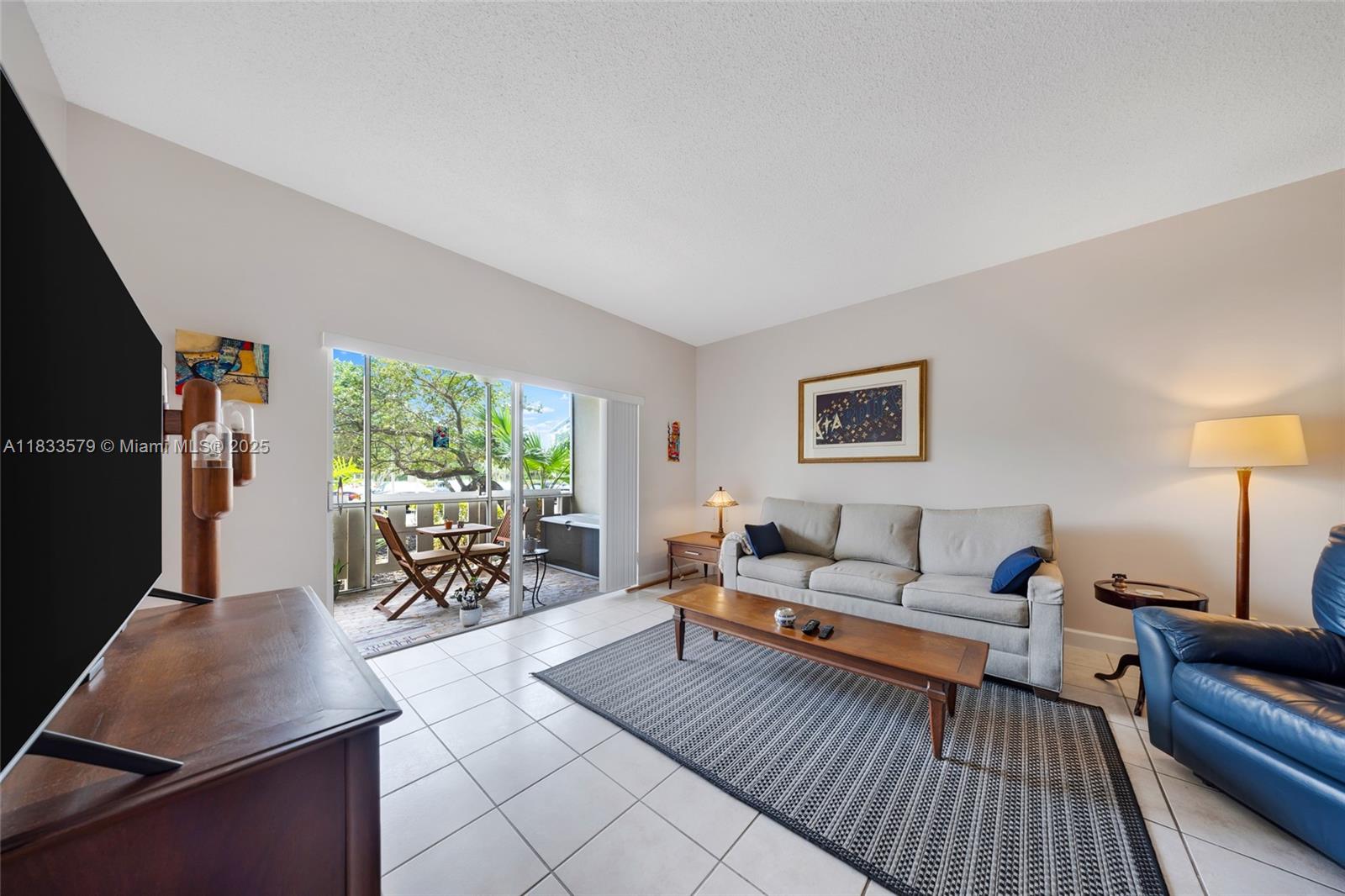 4330 Hillcrest Dr 104