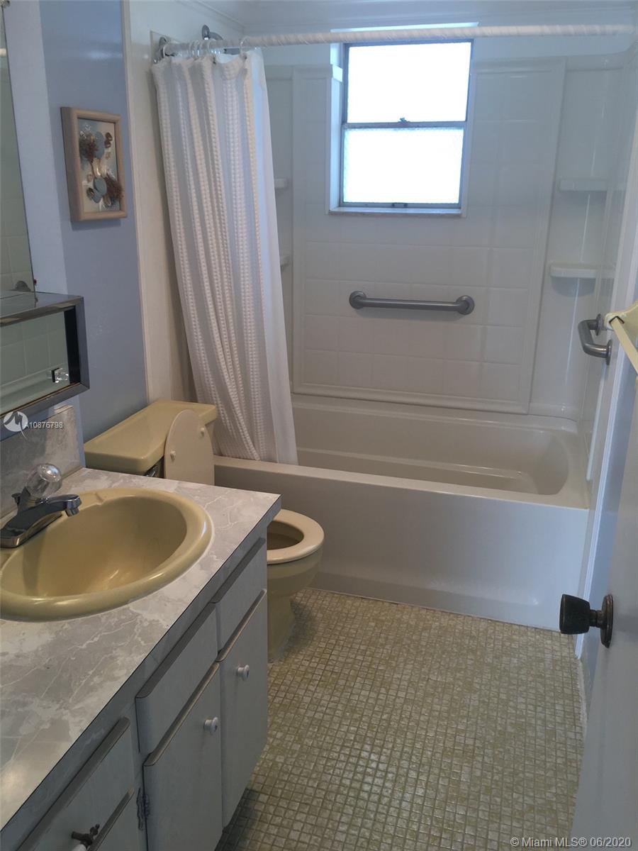 BISC LAKE GARDENS NO 2 BL - Residential