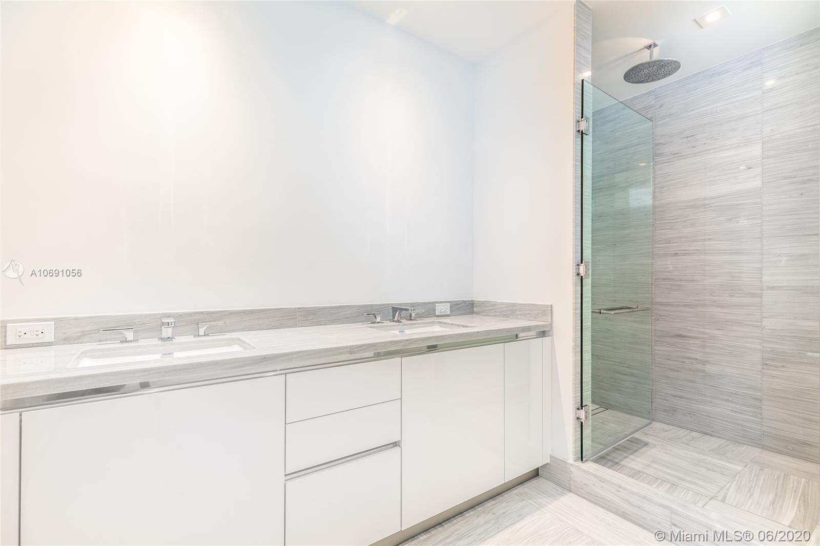 JADE SIGNATURE CONDO - Residential