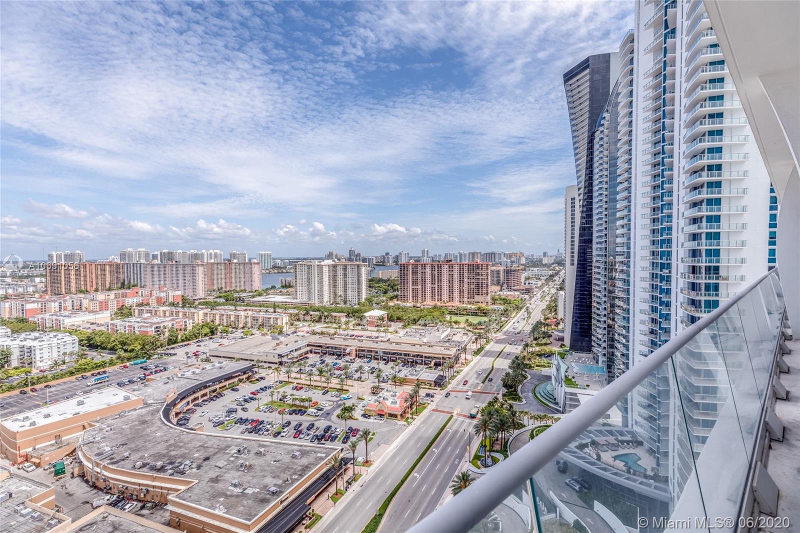 JADE SIGNATURE CONDO - Residential