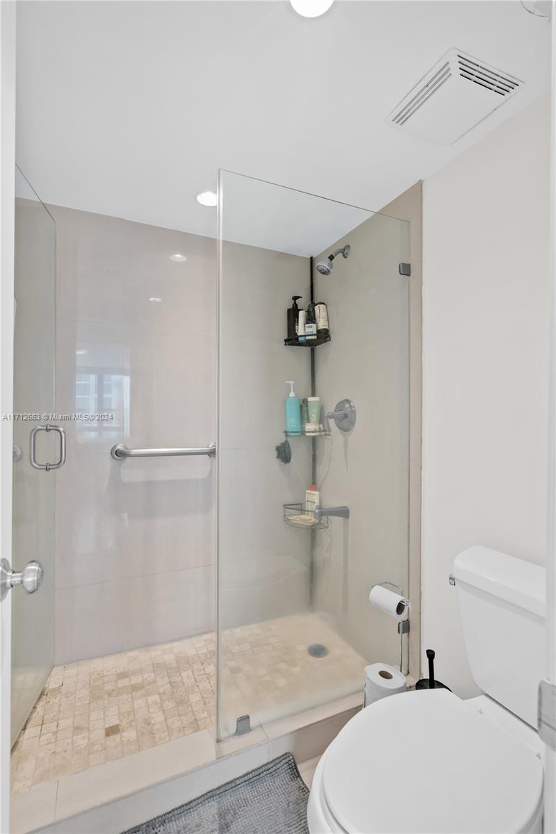 CHARTER CLUB CONDO - Residential Lease