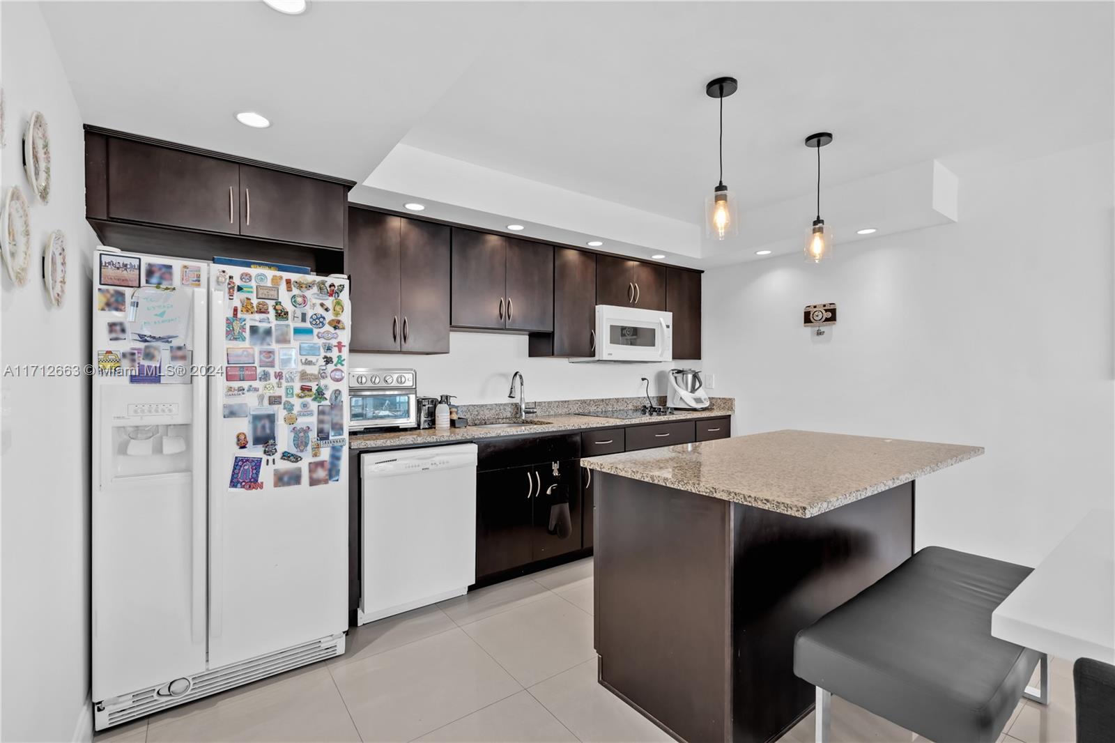 CHARTER CLUB CONDO - Residential Lease