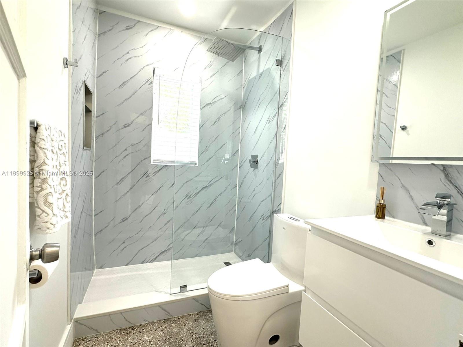 LAUDERDALE - Residential Lease